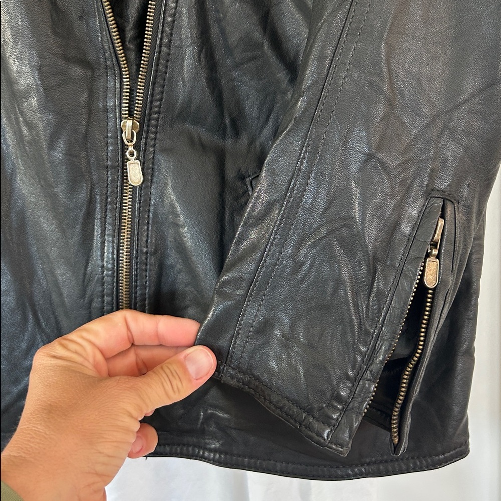 Vintage Black Leather Jacket - Picture 6 of 6